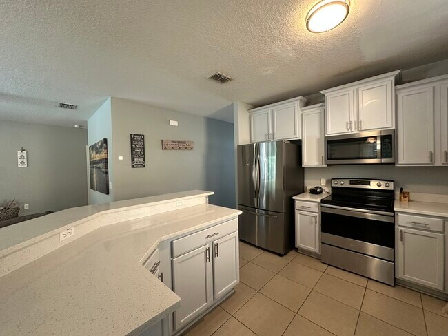 Building Photo - 1025 Cypress Pointe Blvd