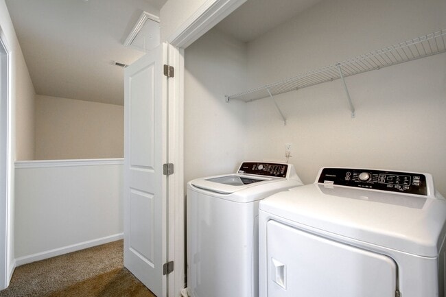 Building Photo - 4 Bedroom Rental in Mackintosh On The Lake Neighborhood!