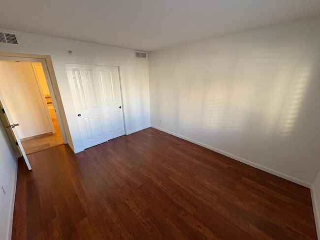 Building Photo - 7850 E Camelback Rd