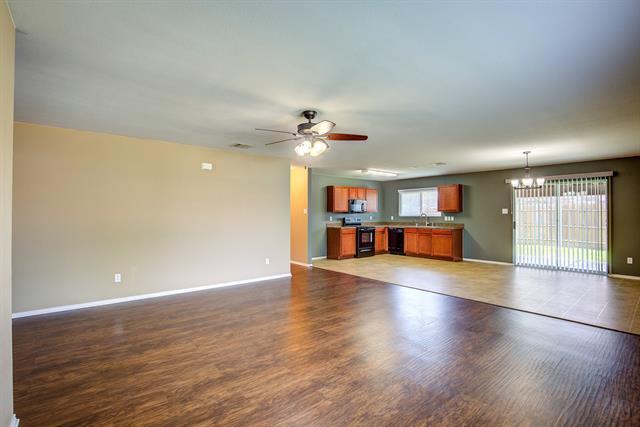 Building Photo - 7000 Sylvan Meadows Dr
