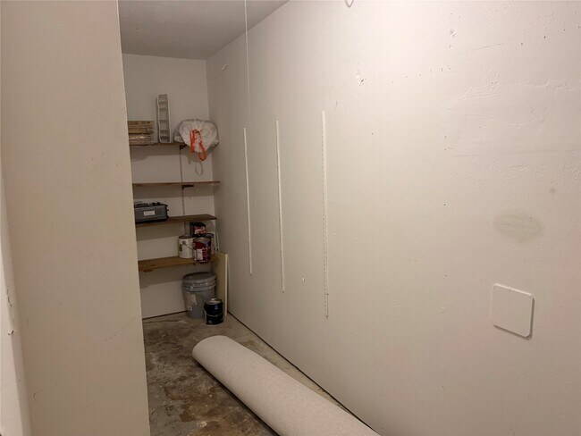 Building Photo - 1007 Stoneleigh Ct