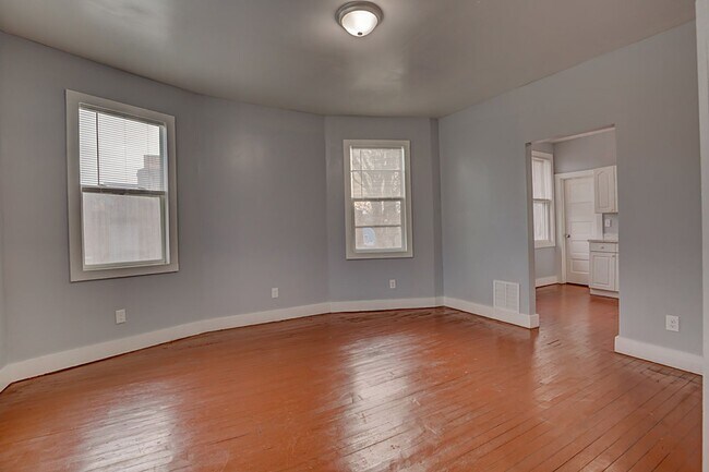 Building Photo - 3-bedroom apartment for rent