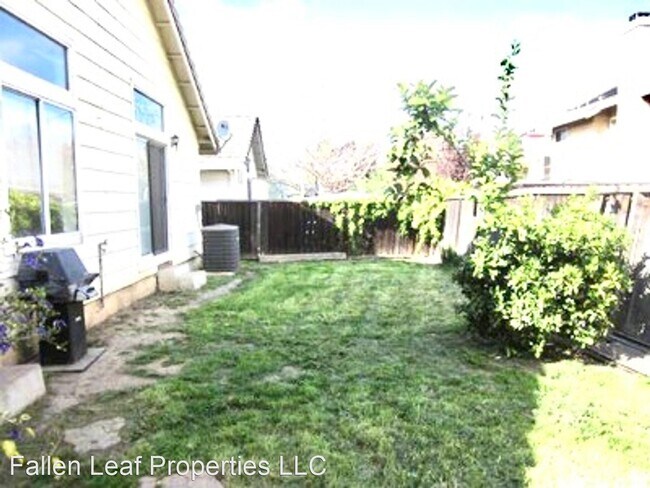 Building Photo - 3 br, 2 bath House - 1185 Red Leaf Way
