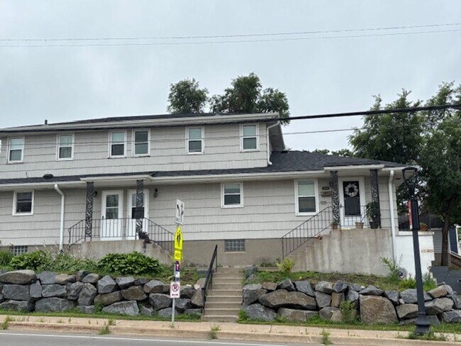 Building Photo - 5000 Vincent Ave S