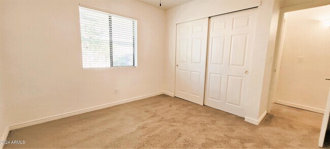 Building Photo - 220 S Paloma