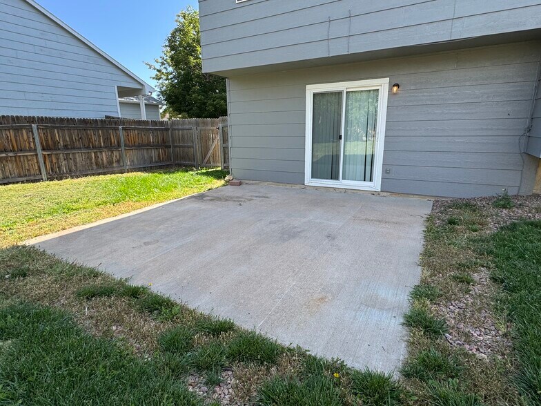 Building Photo - 879 Barn Owl Dr
