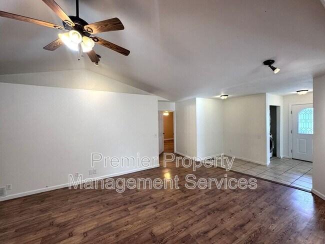 Building Photo - 2005 8th Ave N