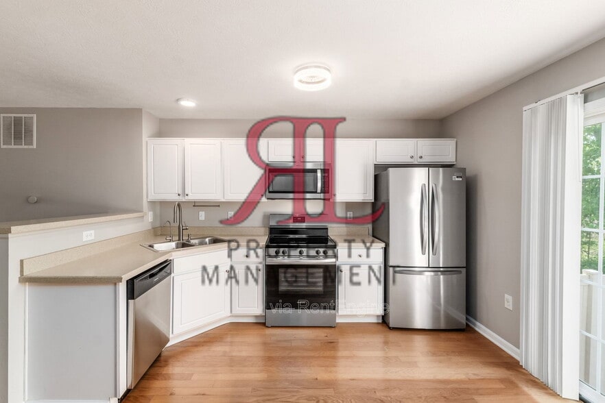 Building Photo - 5807 Bridgehampton Dr