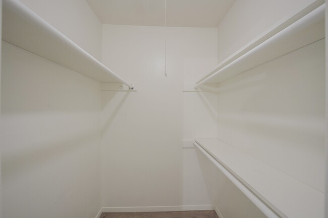 Building Photo - 9811 Mango St