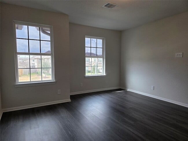 Building Photo - 3414 Riverside Glen Ln