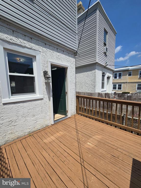 Building Photo - 316 Woodbine Ave
