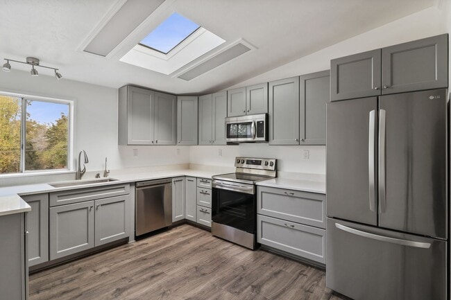 Building Photo - Duplex