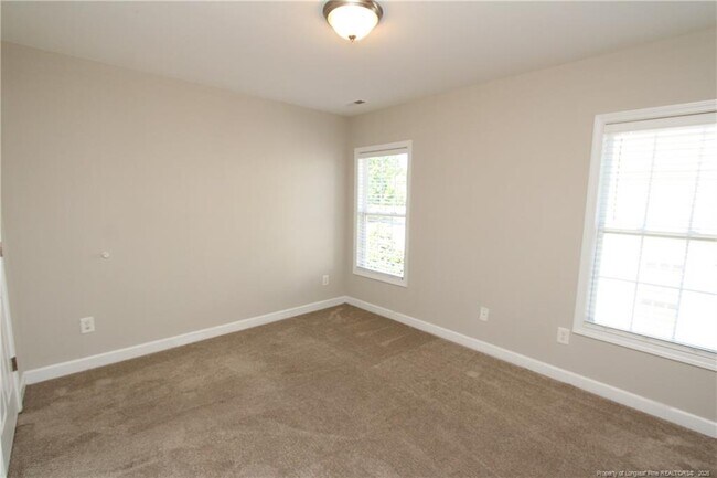 Building Photo - 5233 Stone Station Dr