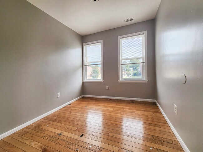 Building Photo - 117 Townsend St