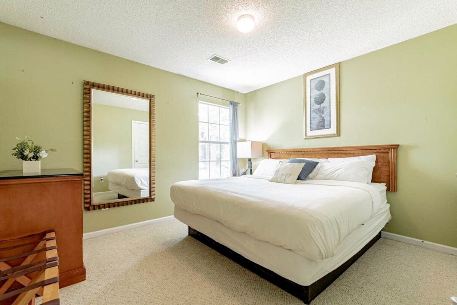 Building Photo - 818 Bentley Dr