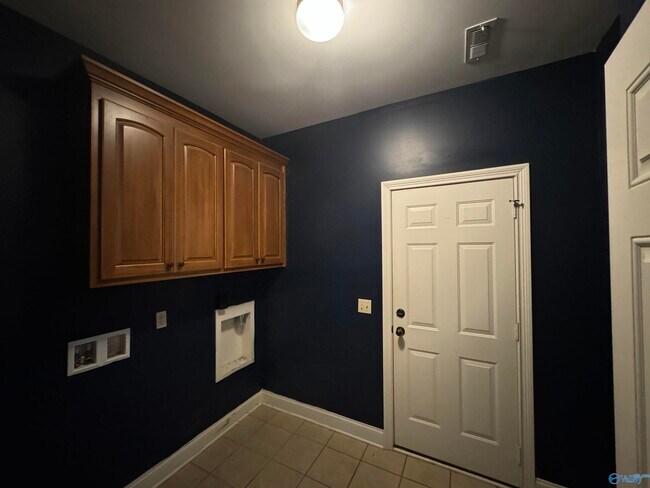 Building Photo - 126 Bilton Dr