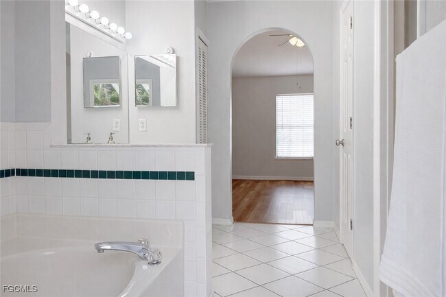 Building Photo - 3107 SW 15th Ave