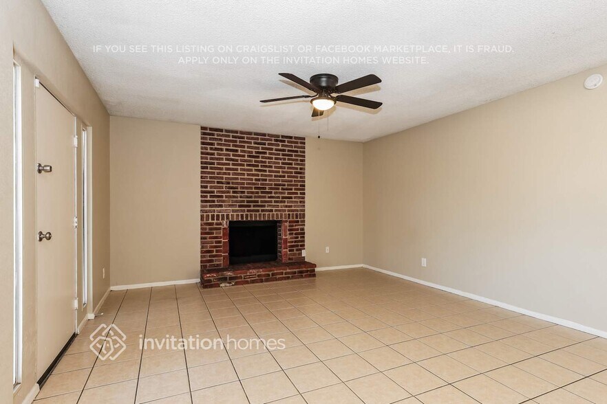 Building Photo - 3017 N 86th Ave