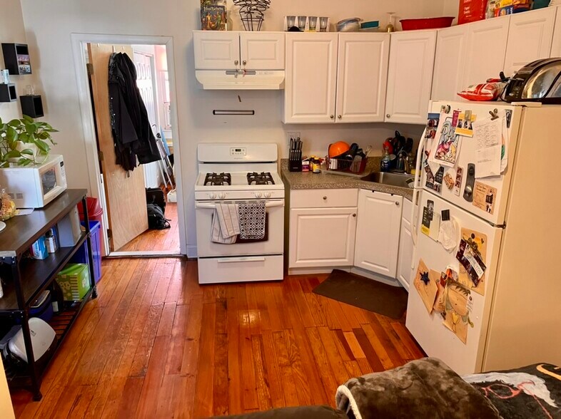 Building Photo - 2119 S 16th St