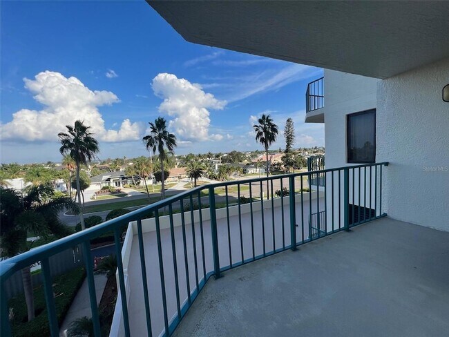 Building Photo - 670 Island Way