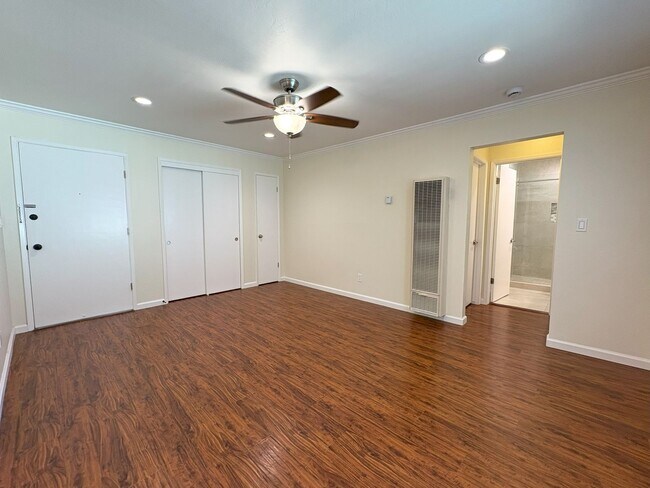 Building Photo - Stylish & Comfortable 1-Bedroom Apartment ...