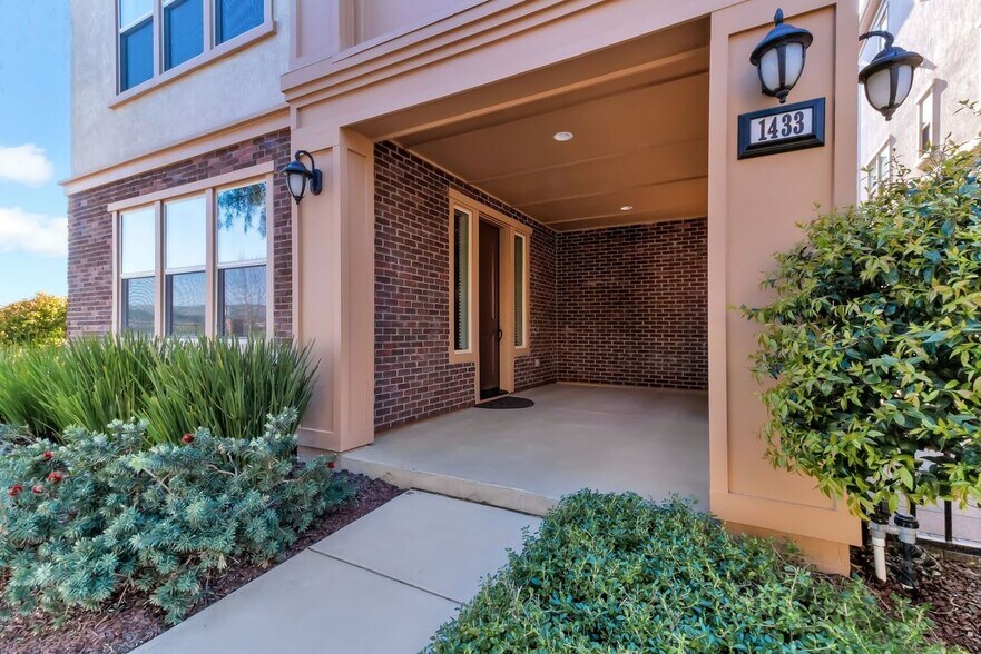 Building Photo - 1433 Freeman Ln