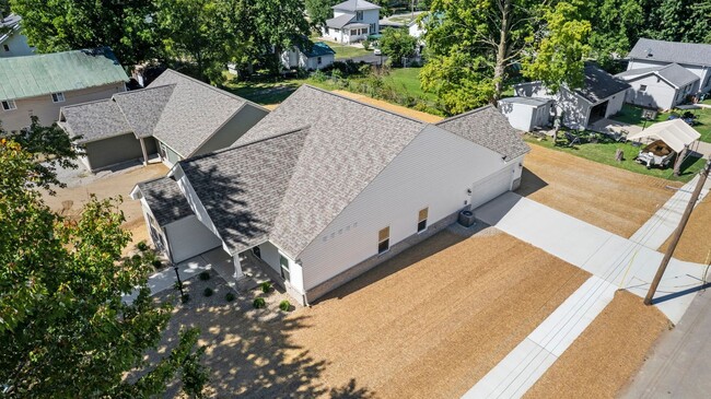 Building Photo - Newly Built 3 Bedroom House w Garage