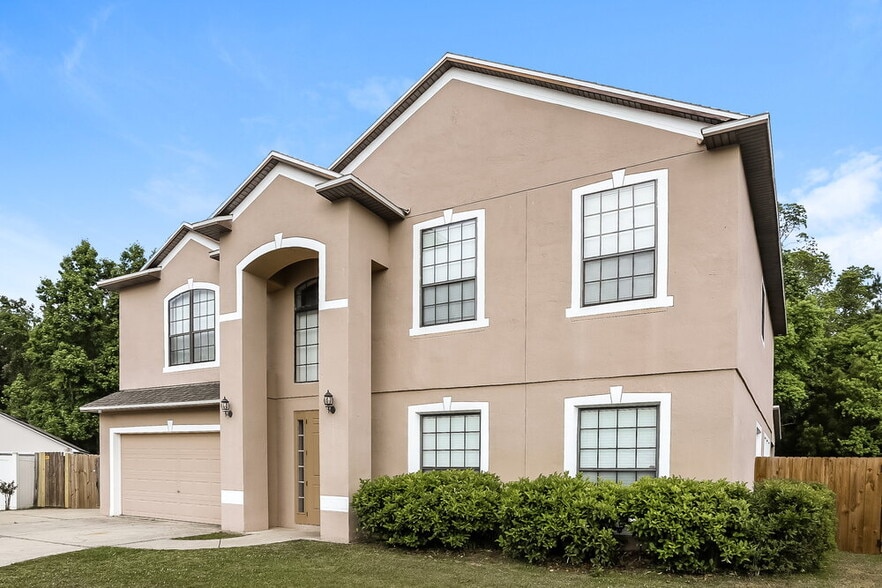 Building Photo - 703 Red Cedar Ct