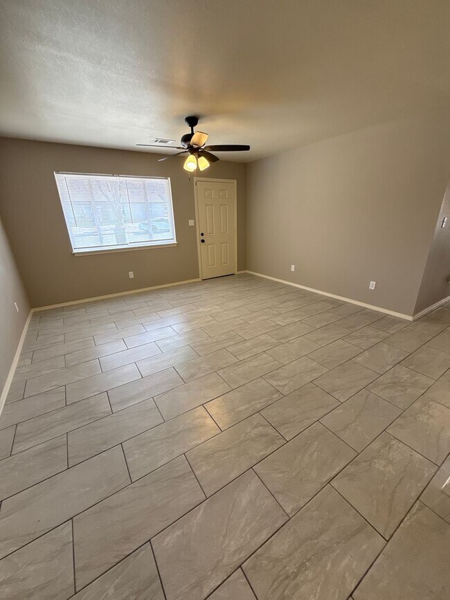 Building Photo - 3 Bed 2 Bath House with Yard Care Included.