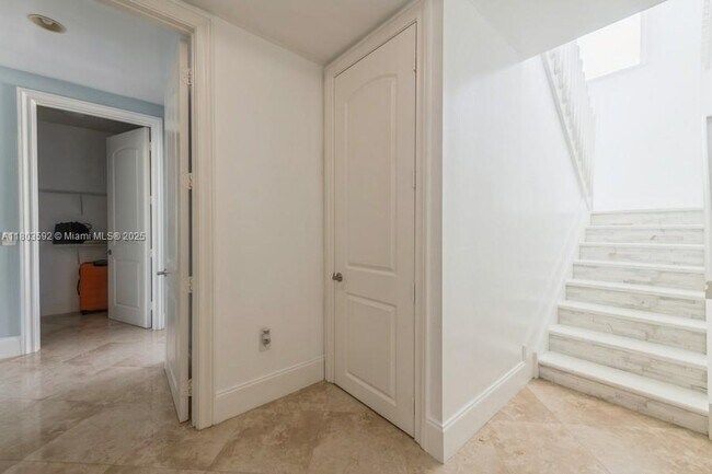 Building Photo - 4600 N Ocean Dr