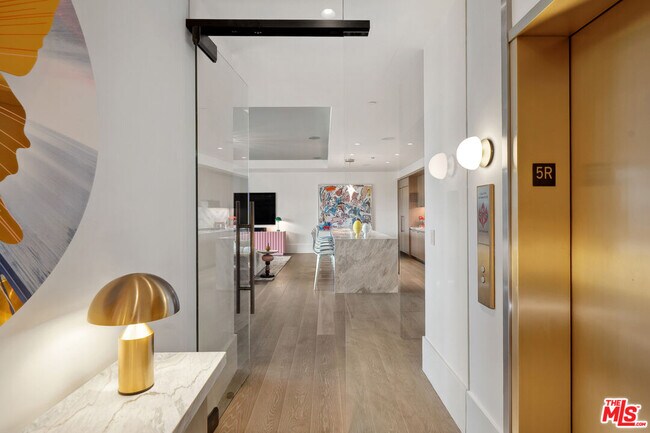 Building Photo - 8420 Sunset Blvd