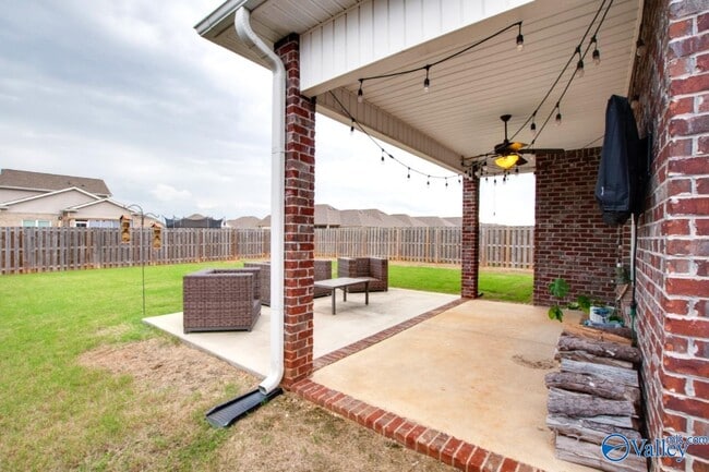 Building Photo - 12900 Tallulah Dr