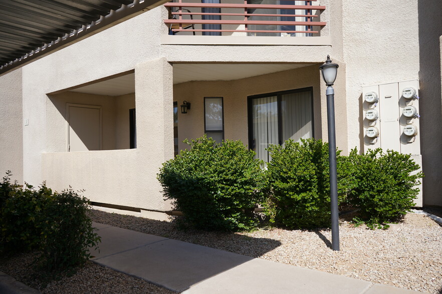 Building Photo - 4850 E Desert Cove Ave