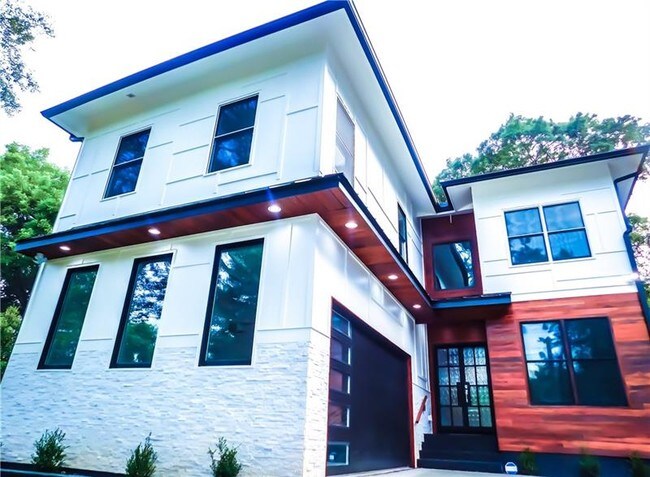 Building Photo - 1762 Defoor Ave NW