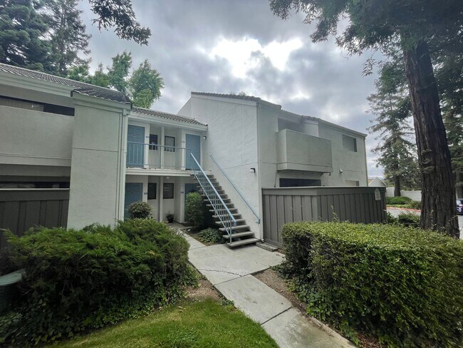 Building Photo - 1055 N Capitol Ave