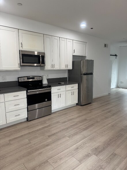 Building Photo - 532 Cesar E. Chavez Pkwy