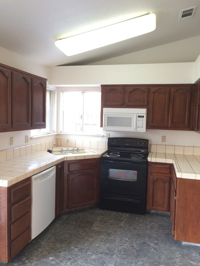 Building Photo - 4416 Silverwood Ln
