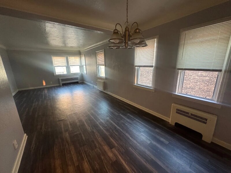 Building Photo - 2826 E 130th St