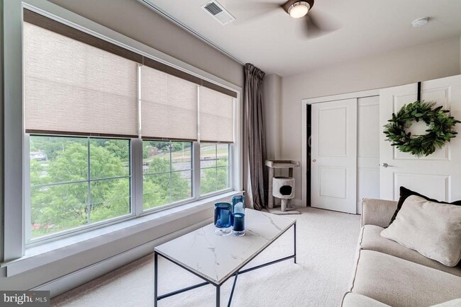 Building Photo - 102 St Ives Pl