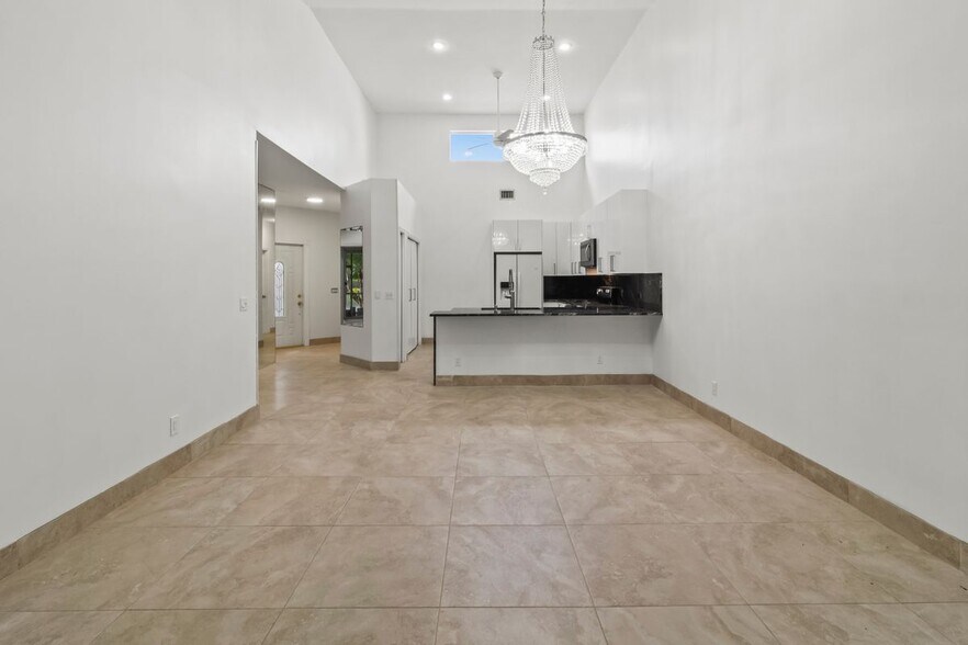 Building Photo - 10516 Lake Vista Cir