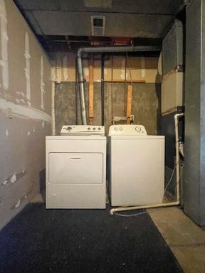 Building Photo - Beautiful 2-Bedroom Townhome in Aurora – Available November 10th!