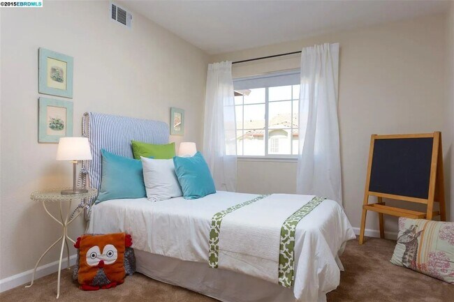 Building Photo - 20400 Summercrest Dr