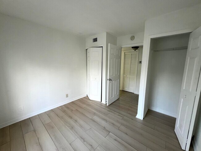 Building Photo - 1115 Green Pine Blvd