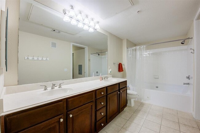 Building Photo - 7575 Kirby Dr