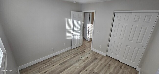 Building Photo - 34811 N 30th Dr