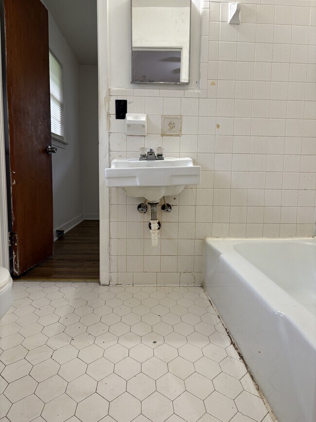 Building Photo - 429 Lyerly St