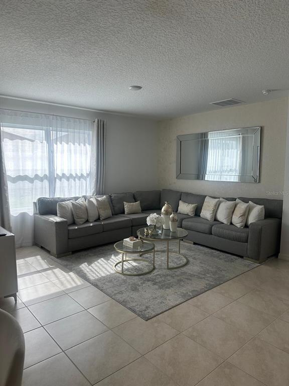 Building Photo - 1823 Bluepoint St