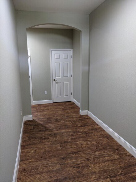 Foyer - 2062 Sophia Pl