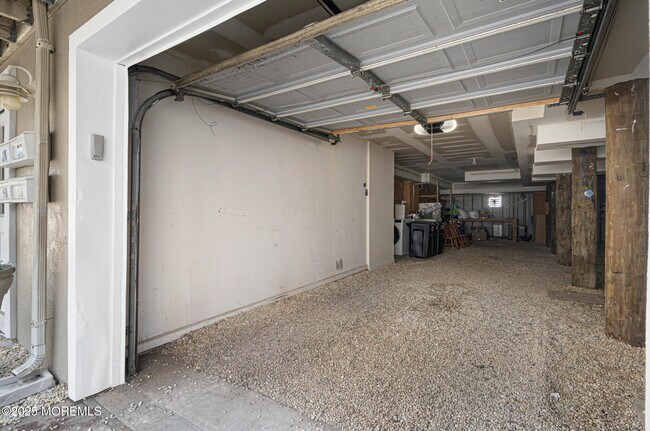 Building Photo - 33 Sumner Ave