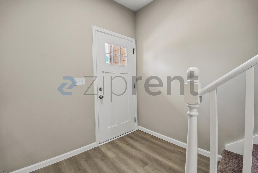 Building Photo - Unit Unit 2